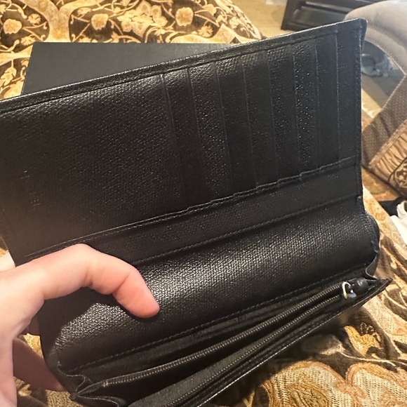 Coco Chanel button caviar letter bifold long wallet/clutch - Picture 2 of 5